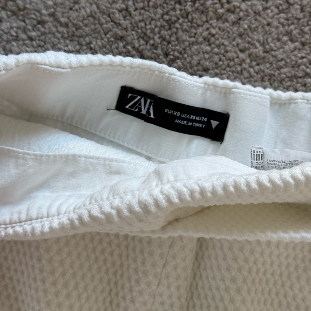 Zara Women's White Textured Shorts - Picture 3 of 3